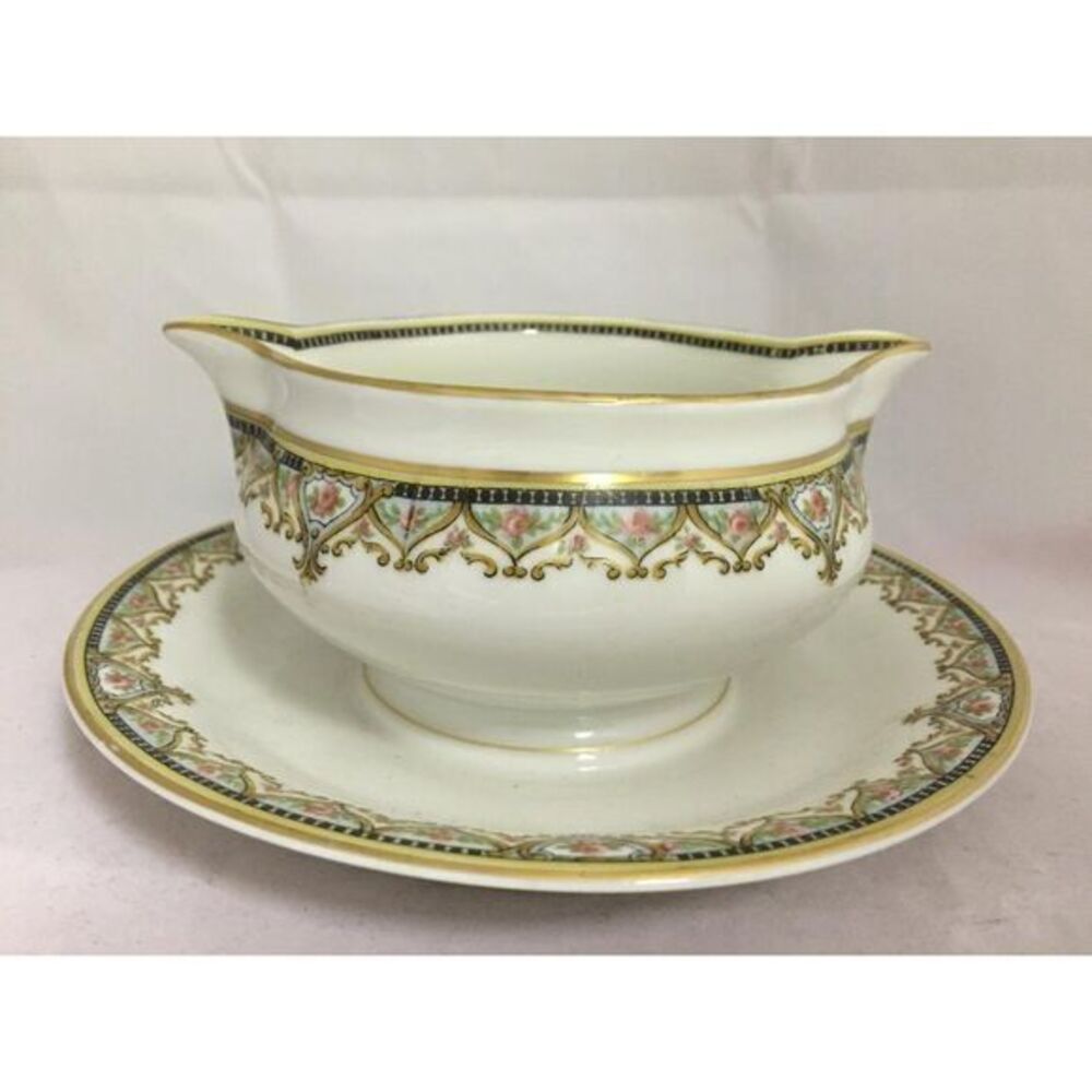 Theo Haviland France Schleiger 617b‎ Gravy Boat w/ attached plate Limoges